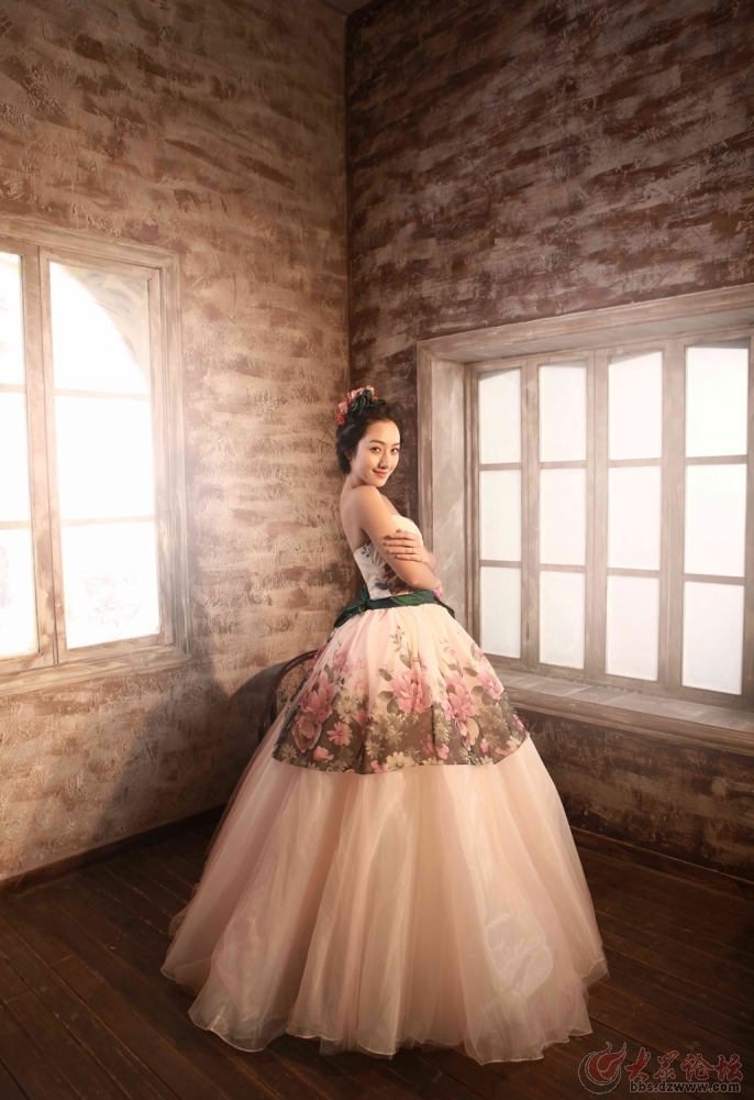 薛城现代婚纱摄影_薛城罗曼庭婚纱摄影最新样片发布