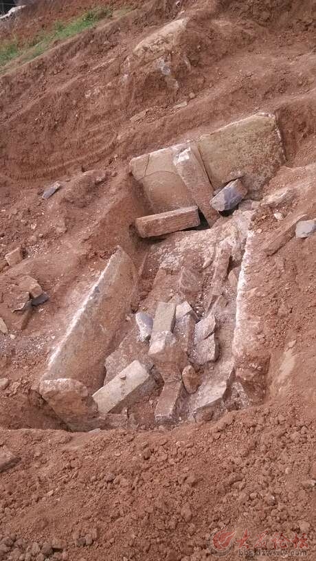 阴平白山采矿发现汉代墓群
