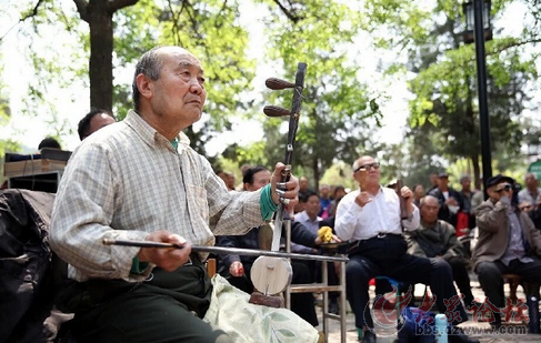 醉美济南：汇聚各路神仙的英雄山