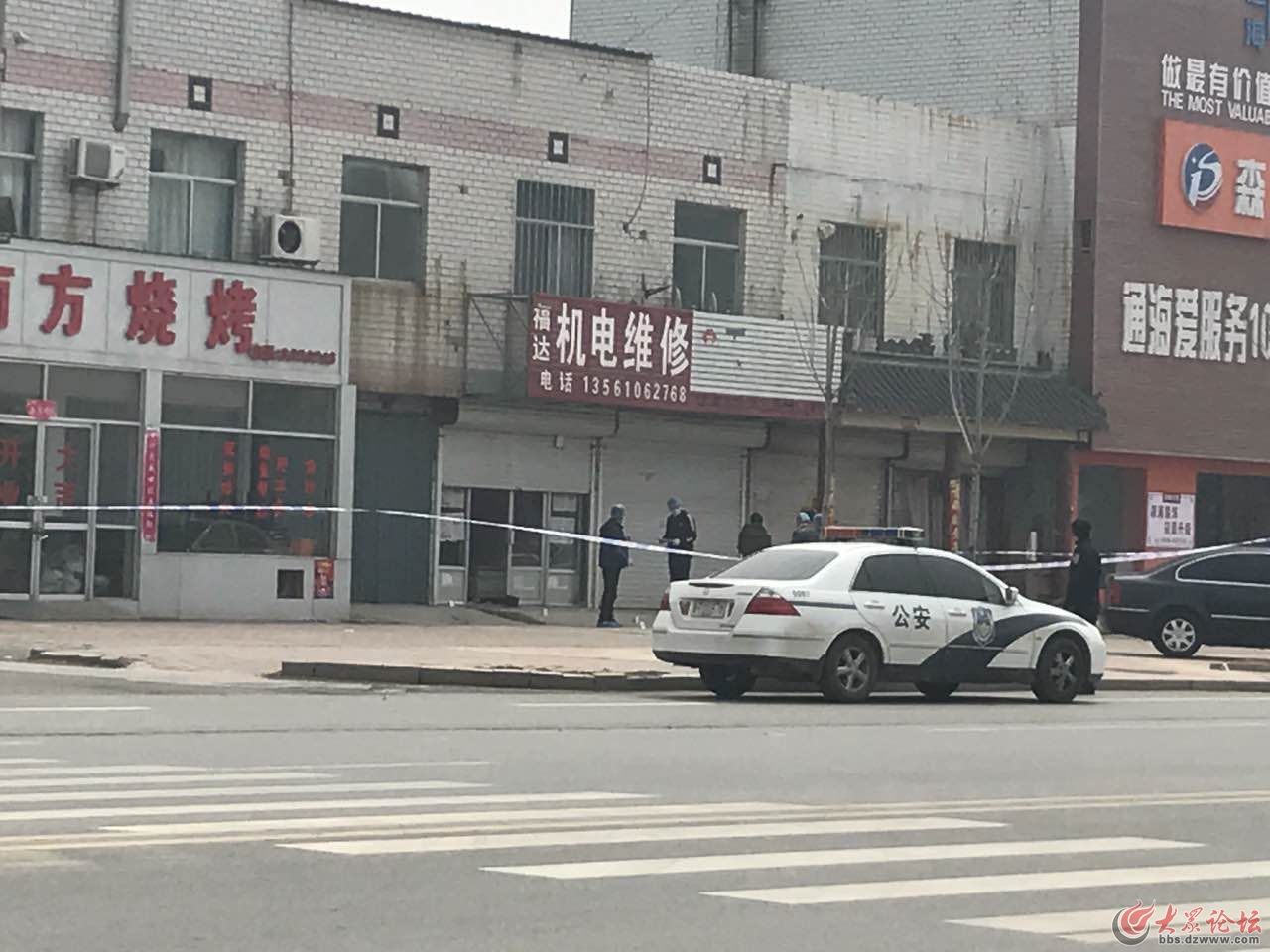 河口进出事了么？一男的被杀了就在海盛路北首滨海公安...